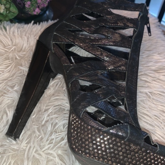 Steve Madden Harlow Leather Metallic Front Zip Studded Platform Stiletto 7.5 - Picture 14 of 16